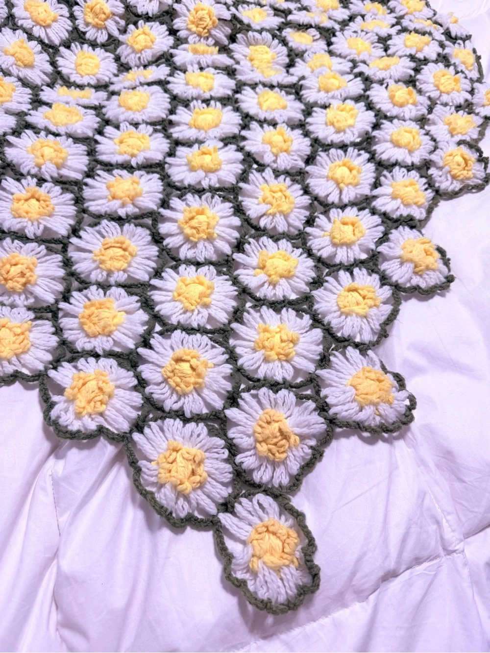 Vintage Handmade White & Yellow Daisy Crochet Throw